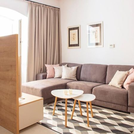 Bastova Apartment Bratislava Buitenkant foto