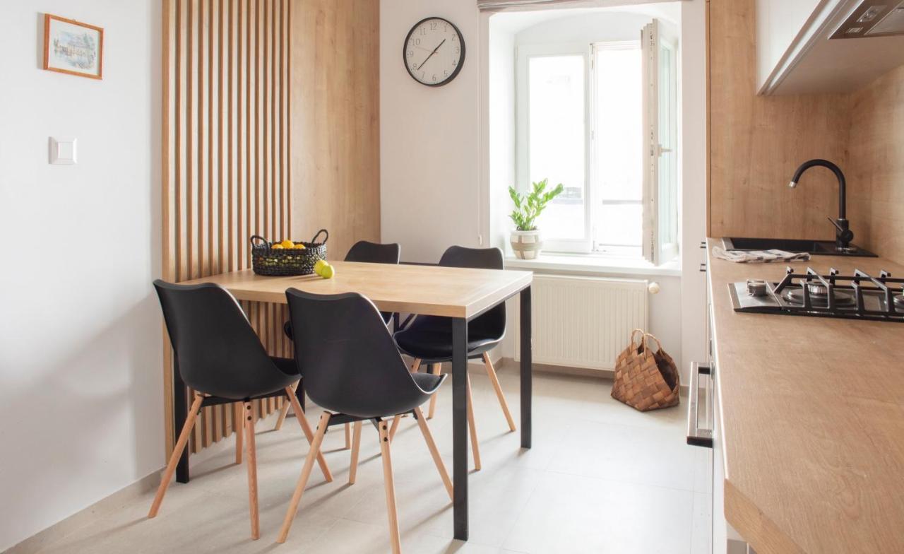 Bastova Apartment Bratislava Buitenkant foto